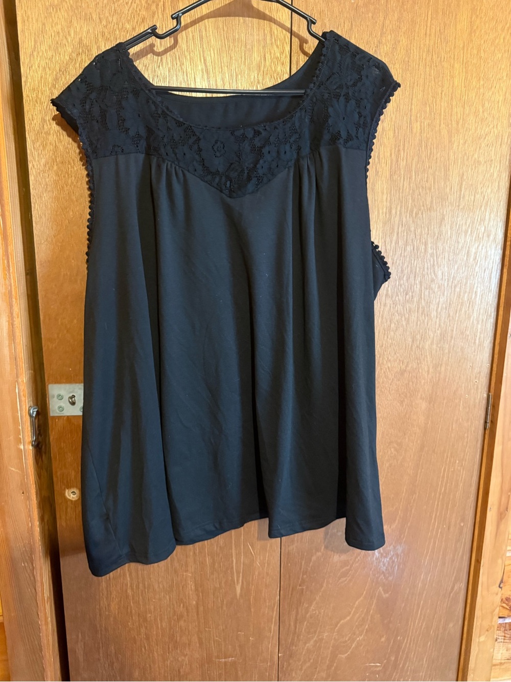 SHEIN Black Lace Yoke Sleeveless Tank Top